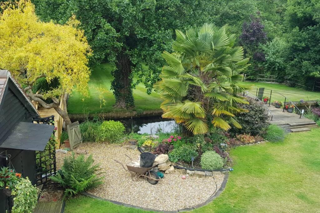 Riverside Lodge Pied A Terre Fordingbridge Kültér fotó